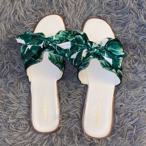 Forever 21 Leaf Print Bow Flats
